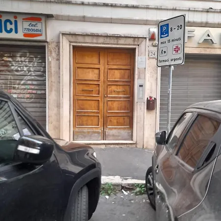 Διαμέρισμα Charming 3-guest In San Giovanni Landmark